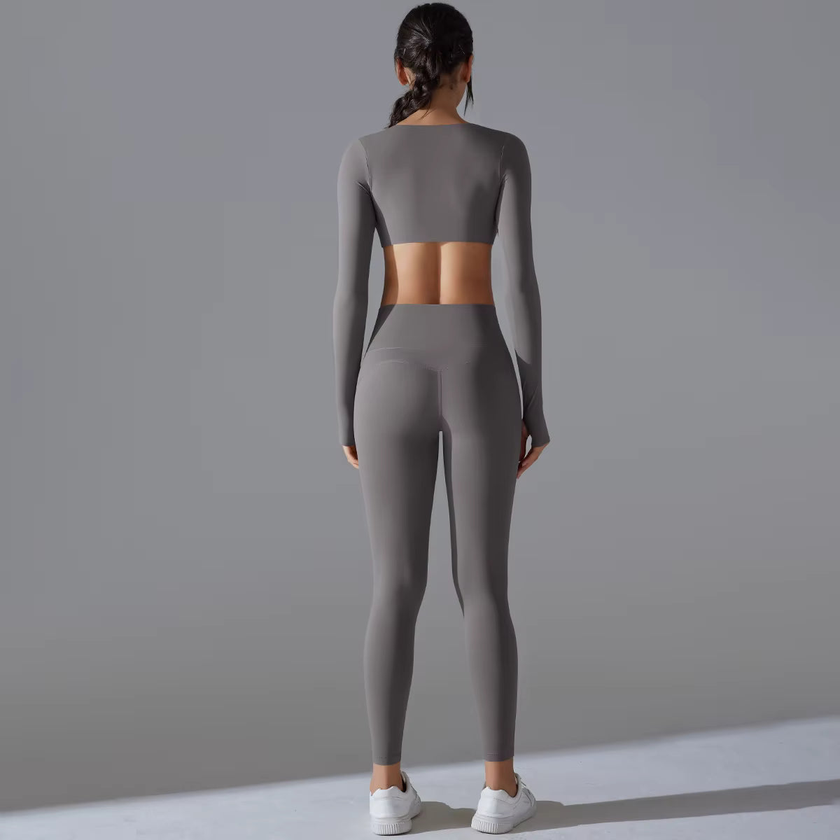 2025 New Design Women Long Sleeves Workout Outfit Sports Wear Yoga Suits Scrunch Leggings Yoga Set